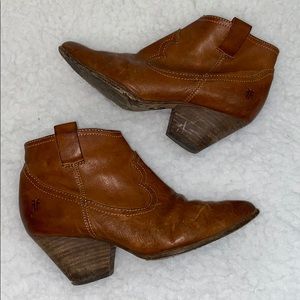 Frye Reina brown leather ankle western boo…
